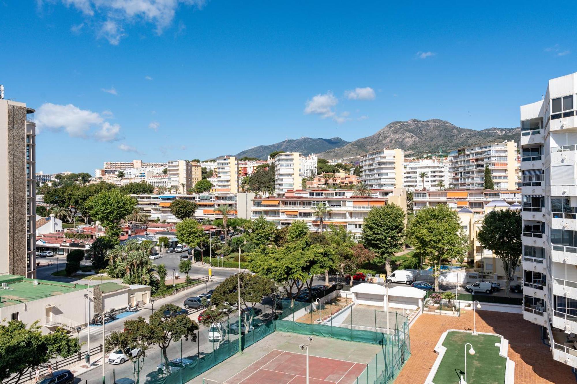 Tropico Carihuela View & Parking Daire Torremolinos Dış mekan fotoğraf