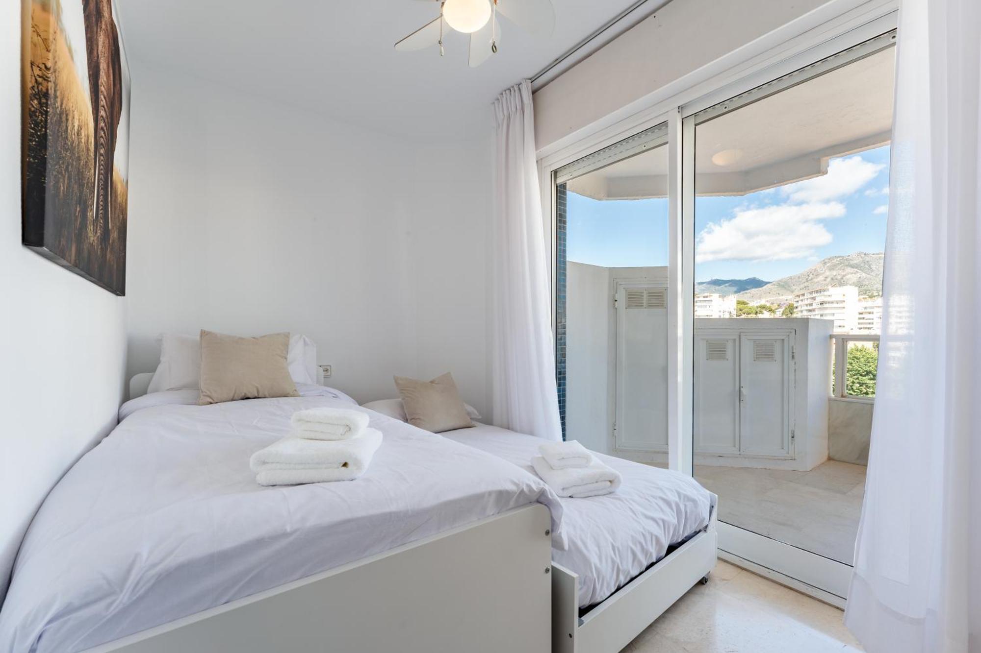 Tropico Carihuela View & Parking Daire Torremolinos Dış mekan fotoğraf
